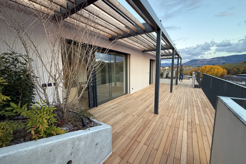 Zámočnícka výroba na mieru / Zahradzovacie stĺpiky Obchodná - foto